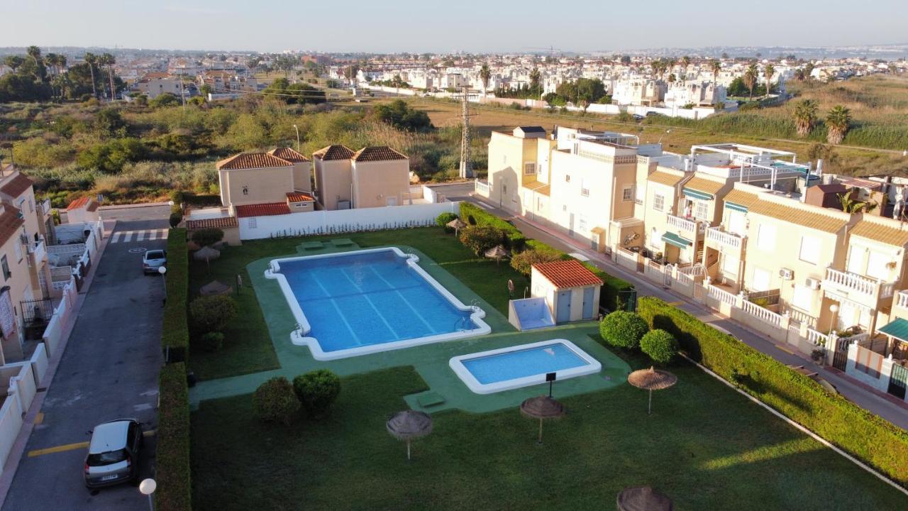 Holiday House Torrevieja Exterior photo