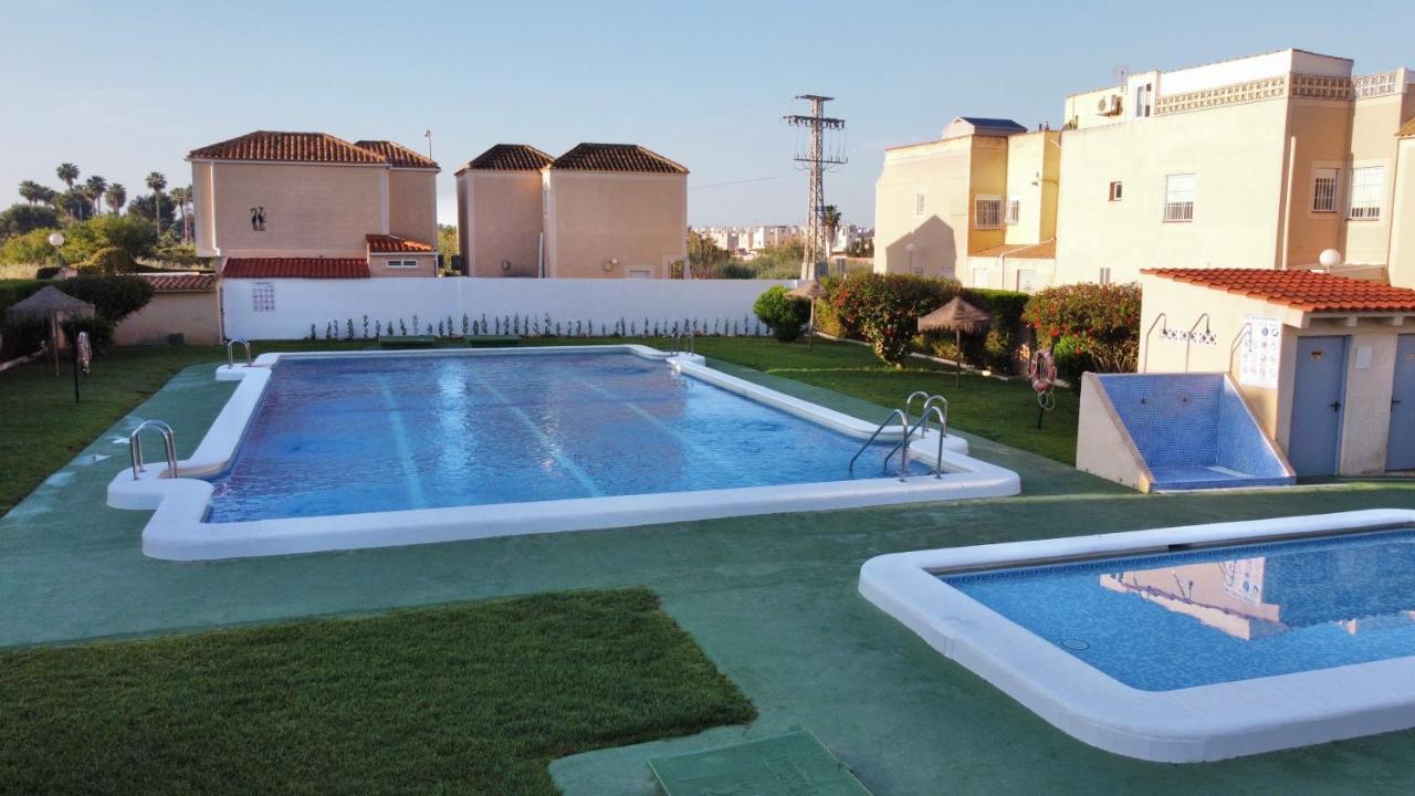Holiday House Torrevieja Exterior photo