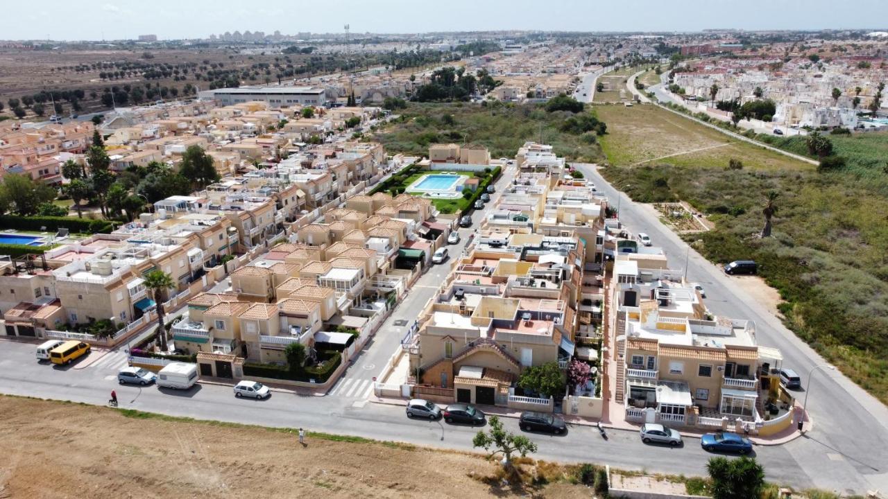 Holiday House Torrevieja Exterior photo